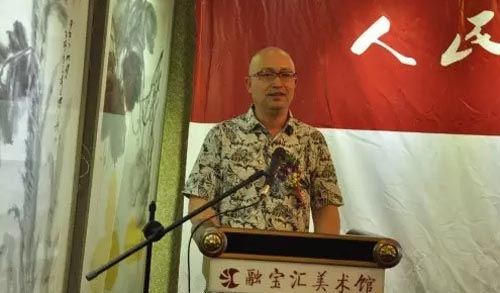 参展艺术家李东星在开幕式上发言.jpg