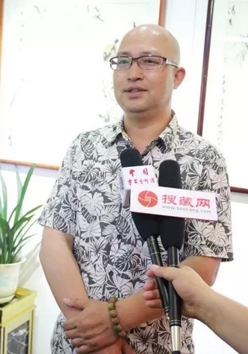 参展艺术家李东星接受媒体专访.jpg