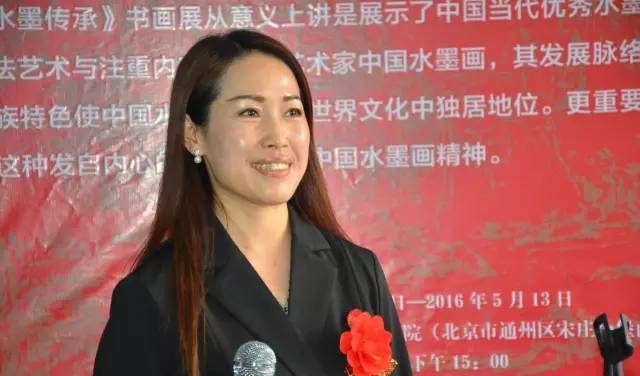 主持人：王鹦鹉.jpg