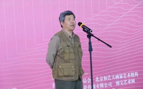 中国美协理事、空军文艺创作室副主任 王界山 的致辞，抒发了所有在场艺术家的心声，获得了阵阵掌声.jpg