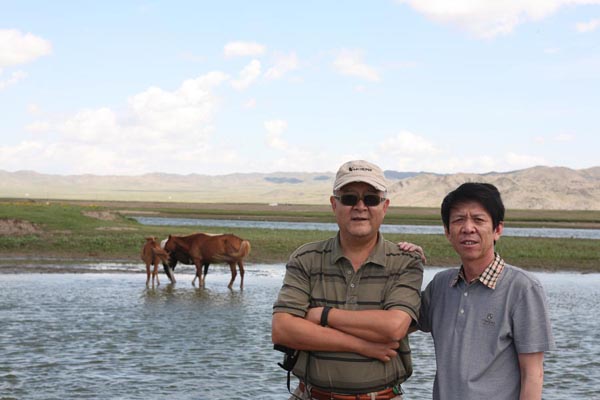 2010年在蒙古国与龙瑞先生合影.JPG