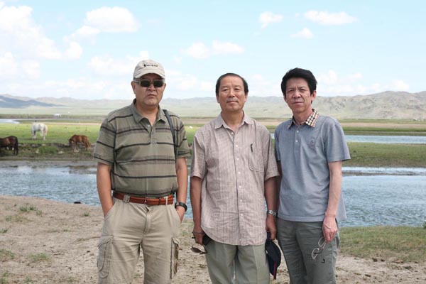 2010年在蒙古国与程大利、龙瑞在一起.JPG