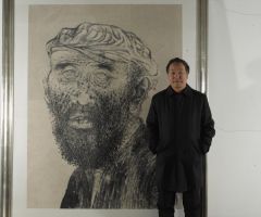 戴顺智作品在作品前